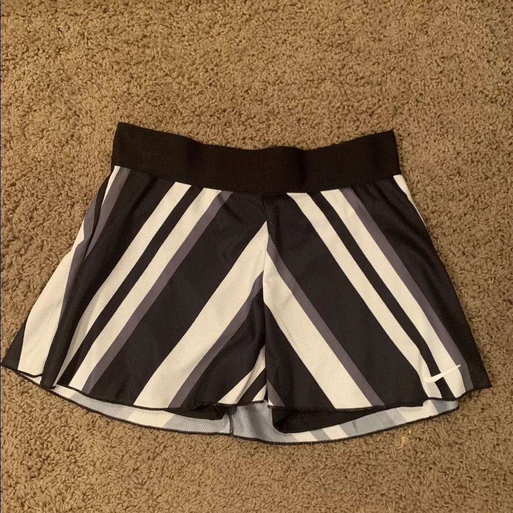 Nike women’s tennis skirt